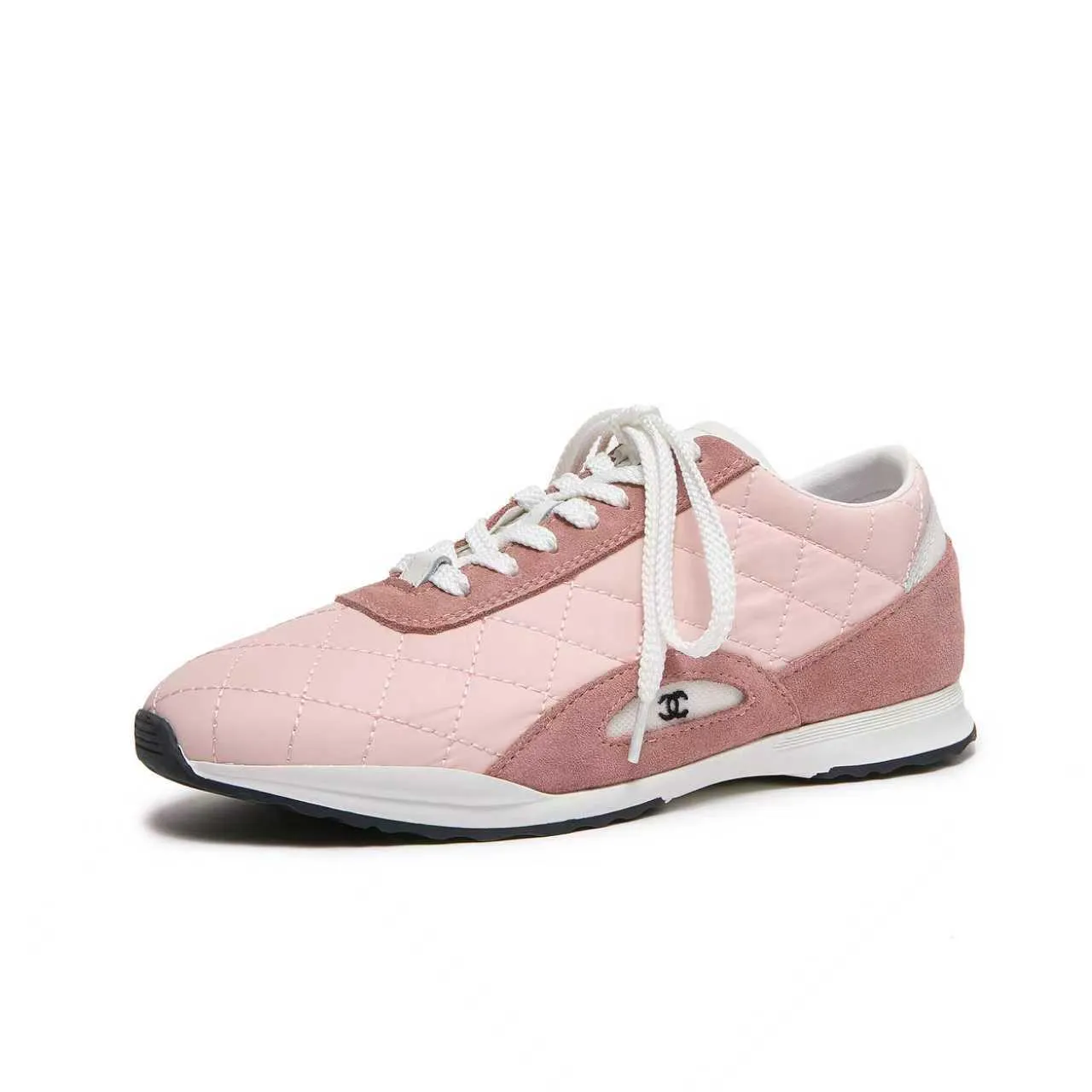 p560 Chanel Chanel - 2025 counter top casual sports shoes This classic design; the upper is electro-embroidered with a variety of techniques; the outsole is fashionable and sporty; the extraordinary inclusion of a variety of color matching elements... The diversified mix and match is very good-looking and versatile, casual, fashionable, sports and outdoor can be taken into account... ꫛꫀꪝ Go➫ Material: ❶Upper made of: original imported high silk cowhide suede ❷Inner use: Original imported breathable mesh ❸ Outsole based on: Original TPU combination outsole Counter boutique packaging complete set Female 35–41 Male 38-46